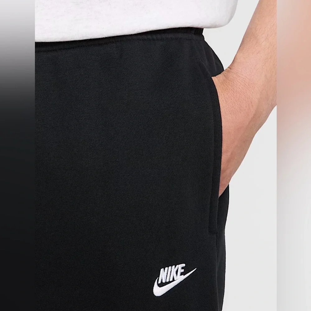 NWT Nike Men's Sportswear Club Fleece Jogger/Sweatpants Black/White. Size: XL - Picture 3 of 15